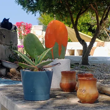 Fascinating Trullo Close To Ostuni Italy Feriehus *