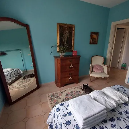 Fascinating Trullo Close To Ostuni Italy Feriehus